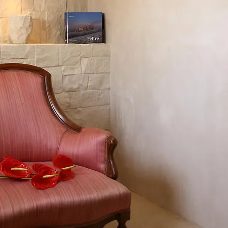 Via Paradiso 32 Oda ve Kahvaltı